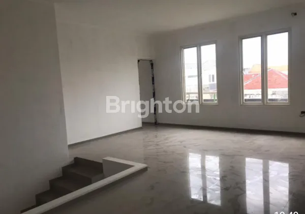 image RUMAH BARU 2 LANTAI MINIMALIS KONSEP TOWN HOUSE (6)