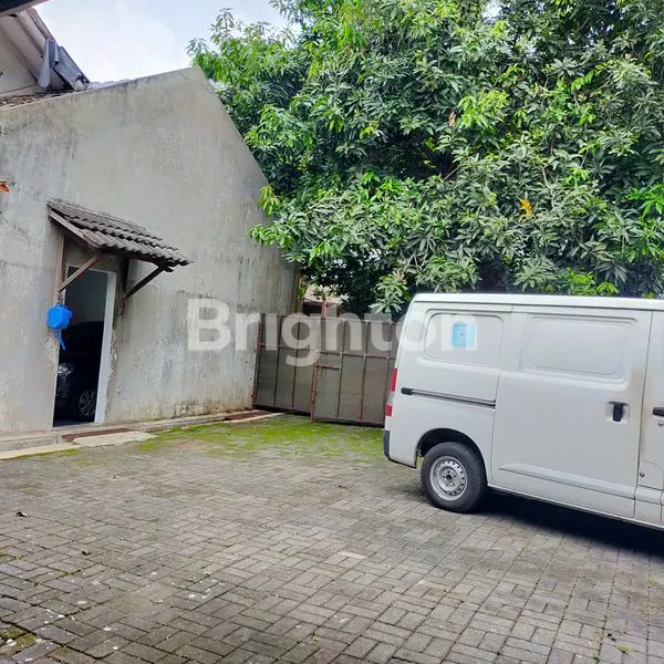 image RUMAH HARGA TERBAIK HITUNG TANAH LOKASI STRATEGIS/ AREA KOMERSIAL DI JALAN RAYA BANYUMANIK (3)
