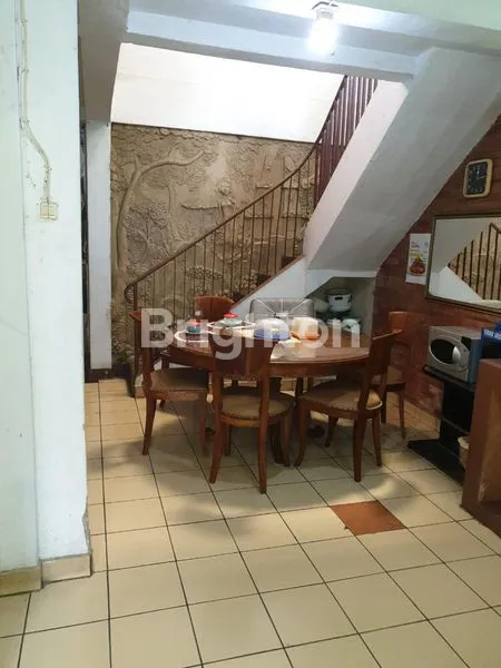 image RUMAH MENTENG BANGUNAN 2 LANTAI DI BELAKANG BALAI SUDIRMAN JAKARTA SELATAN (2)
