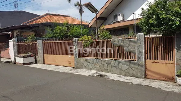image RUMAH MENTENG BANGUNAN 2 LANTAI DI BELAKANG BALAI SUDIRMAN JAKARTA SELATAN (1)
