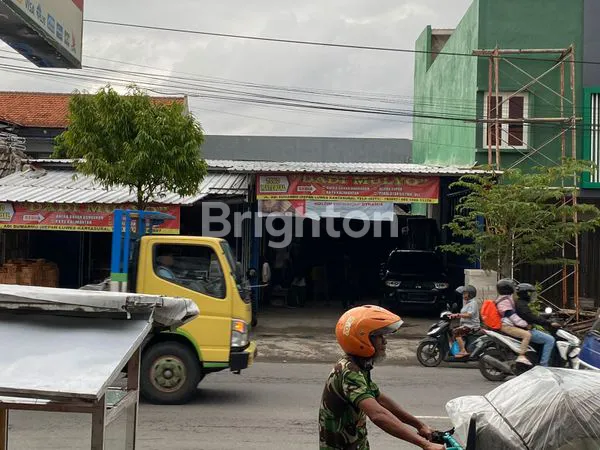 image RUMAH DAN TEMPAT USAHA LOKASI PINGGIR JALAN BESAR ADI SOEMARMO KARTASURA (6)