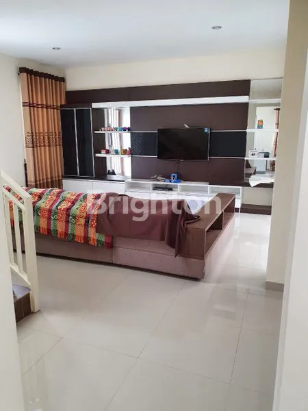 image RUMAH MEWAH 2, LANTAI DIKAWASAN APPLE 8 KOTA BATU (7)