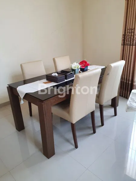 image RUMAH MEWAH 2, LANTAI DIKAWASAN APPLE 8 KOTA BATU (1)