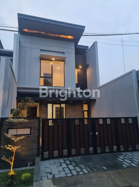 image RUMAH BAGUS MINIMALIS 2 LANTAI RUNGKUT ASRI ROW JALAN LUAS (1)