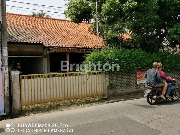 image TURUN HARGA! RUMAH DIHITUNG TANAH RAWA LUMBU BEKASI - 2 MUKA JALAN (4)