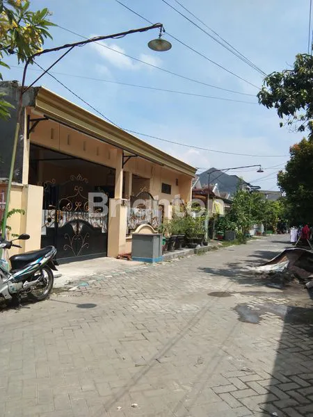 image MURAH BANGET RUMAH 1 LANTAI SIAP HUNI FULL RENOVASI GRIYO  BENOWO INDAH STRATEGIS DI SURABAYA BARAT, DEKAT FASUM DAN BEBAS BANJIR (2)