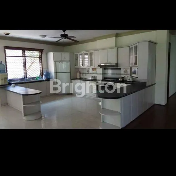 image RUMAH BESAR DITENGAH KOTA (6)