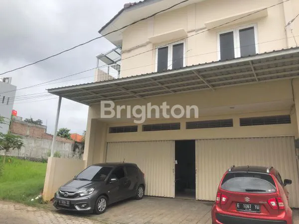 image RUMAH KOS2 AN ELITE ,YG MASIH JALAN . STANDART HOTEL AMARIS , DGN 15  KAMAR  SEMUA NYA.FULL .DEKAT DENGAN UNIKA ,AKPOL , DGN GOR  JATI DIRI .5 MNT  KE SEKOLAH DONBOSCO, 10 MENIT  KE AKSES  JLN  TOL .JATI NGALEH ,POM BENSIN . (4)