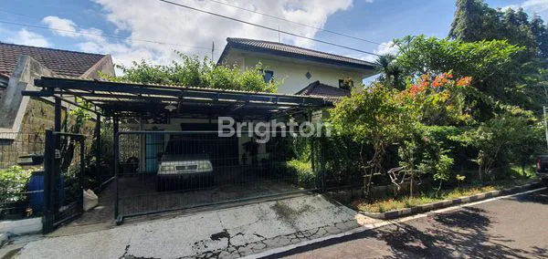 image RUMAH 2 LANTAI FURNISHED TAMAN LUAS DEKAT UNMUH (5)