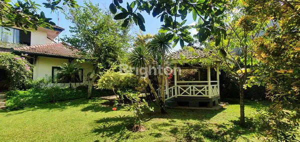 image RUMAH 2 LANTAI FURNISHED TAMAN LUAS DEKAT UNMUH (6)