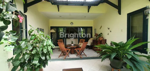 image RUMAH 2 LANTAI FURNISHED TAMAN LUAS DEKAT UNMUH (8)