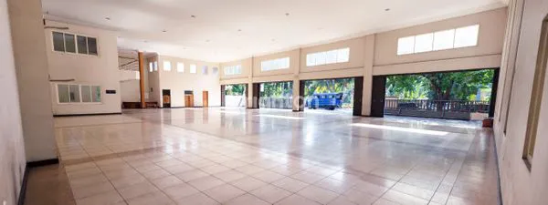 image GEDUNG EX SHOWROOM MOBIL TENGAH KOTA NOL JALAN (3)