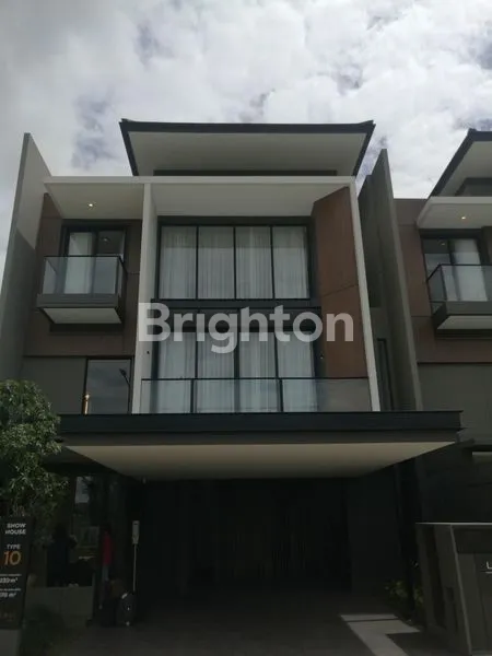 image SHOW UNIT LAUREL NAVAPARK RUMAH MEWAH 3 LANTAI DENGAN LIFTCLUSTER LAUREL TYPE 10  (1)