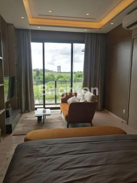 image RUMAH MEWAH 3 LANTAI SIAP HUNI LENGKAP DENGAN LIFT LAUREL NAVAPARK BSD TANGERANG (4)