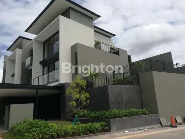 image RUMAH MEWAH 3 LANTAI SIAP HUNI LENGKAP DENGAN LIFT LAUREL NAVAPARK BSD TANGERANG (6)