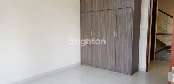 image RUMAH TOWNHOUSE JALAN LEBAR DI KEMANG JAKARTA SELATAN (3)