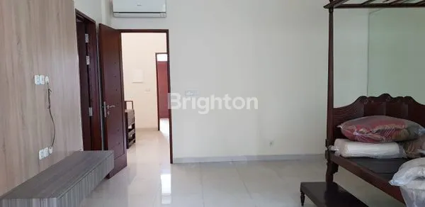 image RUMAH TOWNHOUSE JALAN LEBAR DI KEMANG JAKARTA SELATAN (2)