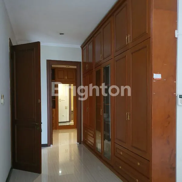 image RUMAH MERTILANG DENGAN TANAH YANG LUAS DAN  SIAP HUNI DI BINTARO JAYA TANGERANG (3)