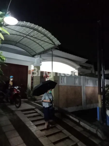 image RUMAH SEKALIGUS AULA/GRAHA (1)