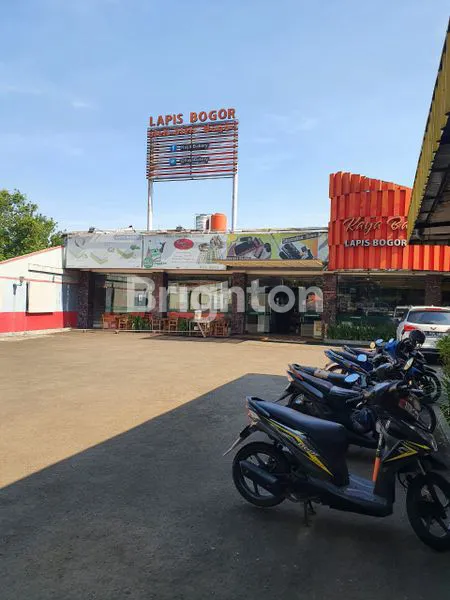 image TOKO ROTI DAN KUE LETAK PINGGIR JALAN (1)