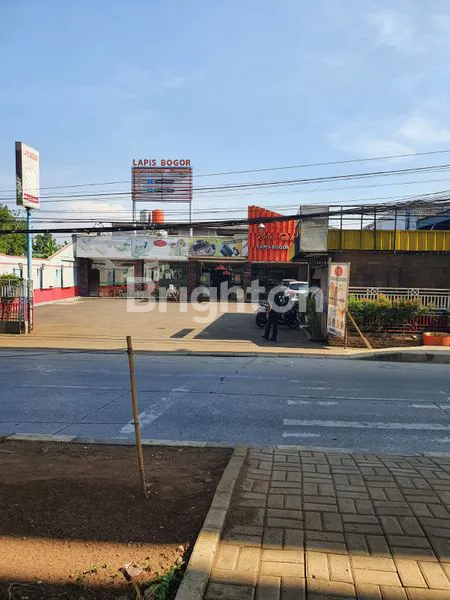 image TOKO ROTI DAN KUE LETAK PINGGIR JALAN (6)