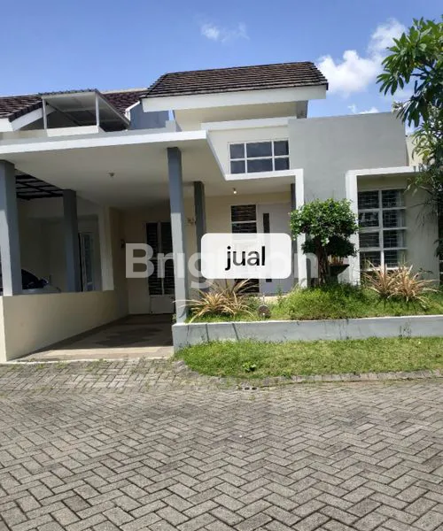 image BANGUNAN DI KAWASAN ELIT JEMBER (1)