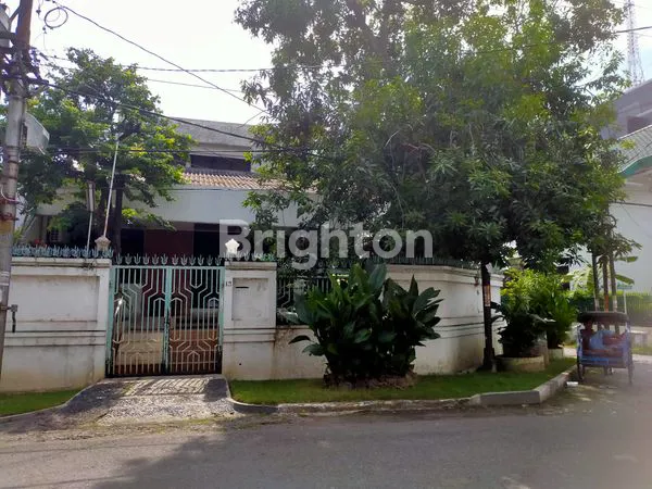 image RUMAH BESAR TENGAH KOTA , SIAP HUNI ,100 M. SIMPANG 5, 5 MENIT KE RS  TELOGOREJO ,5 MNT KE MESJID BAITURAHMAN , 5 MNT KE HOTEL CIPUTRA DAN HOTEL HORISON,DEKAT DG  MALL CL . (7)
