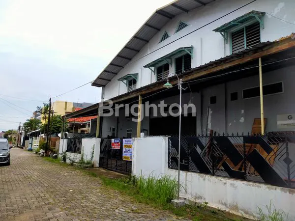 image GUDANG BESAR  ROW  JALAN  10 METER , MOBIL BESAR  BISA  MASUK , 10 MENIT KE   BANDARA A YANI  DEKAT  DENGAN PELABUHAN SEMARANG , DI KAWASAN PENDUDUK YANG TENANG . (4)