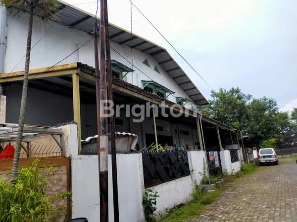 image GUDANG BESAR  ROW  JALAN  10 METER , MOBIL BESAR  BISA  MASUK , 10 MENIT KE   BANDARA A YANI  DEKAT  DENGAN PELABUHAN SEMARANG , DI KAWASAN PENDUDUK YANG TENANG . (5)