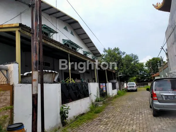 image GUDANG BESAR  ROW  JALAN  10 METER , MOBIL BESAR  BISA  MASUK , 10 MENIT KE   BANDARA A YANI  DEKAT  DENGAN PELABUHAN SEMARANG , DI KAWASAN PENDUDUK YANG TENANG . (6)