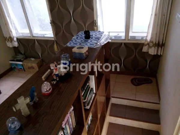 image RUMAH 2 LANTAI SIAP HUNI TENGAH KOTA SIDORJO (4)