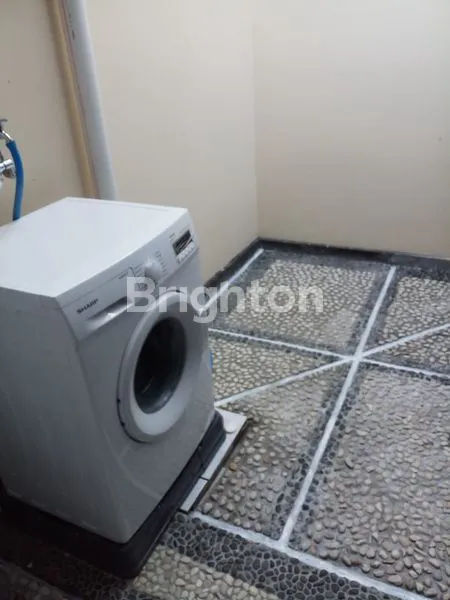 image RUMAH SULTAN LINGKUNGAN PERUMAHAN (8)