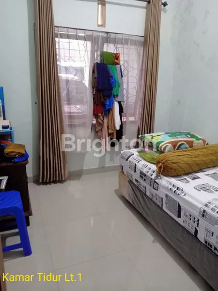 image RUMAH 2LT DLM LINGKUNGAN PERUMAHAN (7)