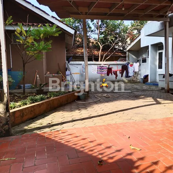 image RUMAH LAMA PETUKANGAN JAKARTA SELATAN PINGGIR JALAN YANG MASIH LAYAK HUNI (7)