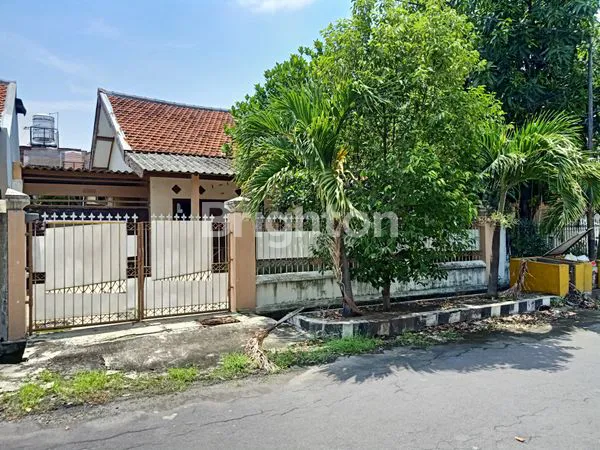 image HUNIAN DEKAT MERR DAN RUNGKUT (1)