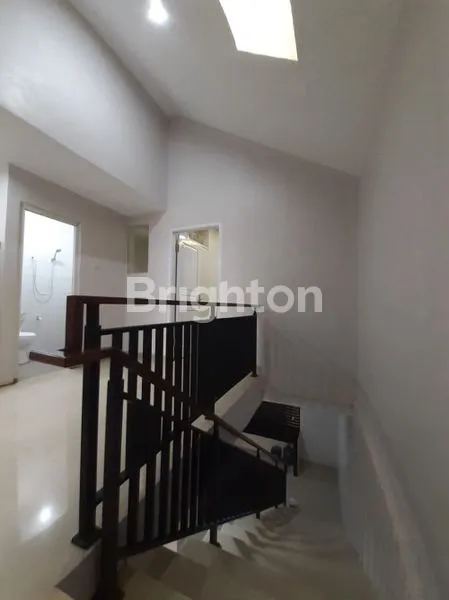 image RUMAH 2 LANTAI DI GEMPOL SARI - BANDUNG (9)