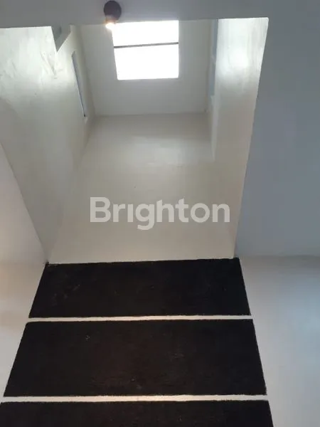 image RUMAH 2 LANTAI DI GEMPOL SARI - BANDUNG (10)