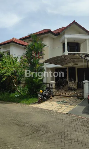 image RUMAH SIAP HUNI 2LT SEMI CLASSIC KAWASAN EXCLUSIVE DHARMAHUSADA REGENCY STRATEGIS DAN NYAMAN (1)