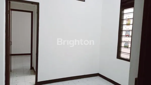 image NIAS RUMAH 1,5 LT BARU RENOV SIAP HUNI SEMARANG TIMUR (8)