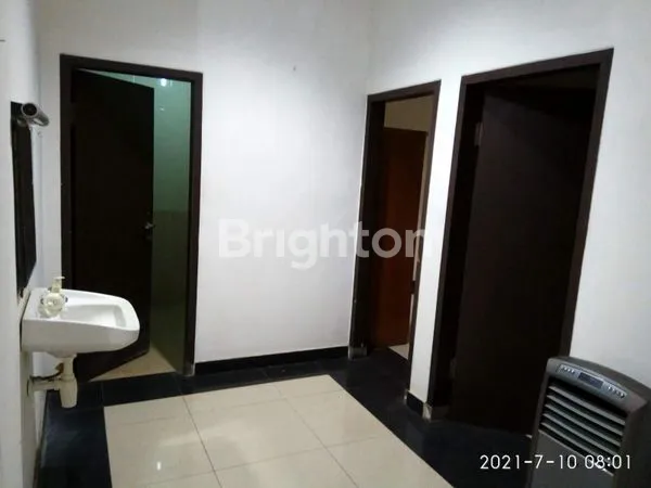 image MANYAR KERTOADI (2)