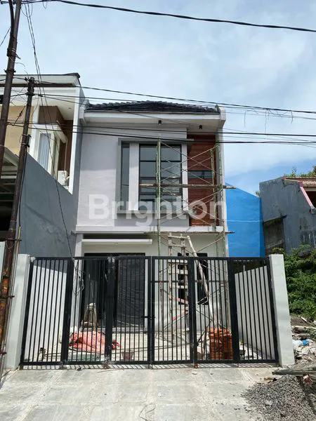 image RUMAH NEW GRESS 2 LANTAI DAERAH WIGUNA GUNUNG ANYAR SURABAYA TIMUR (1)