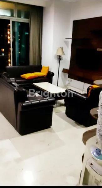 APARTEMENT  DENGAN 3 BR DI ESSENCE DARMAWANGSA, JAKARTA SELATAN