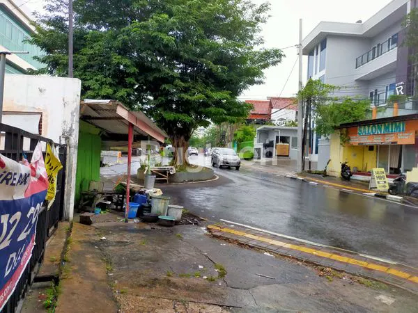 image RUMAH BESAR DI JALAN RAYA STRATEGIS (4)