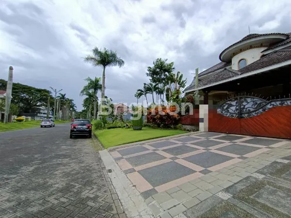 image RUMAH MEWAH ARAYA PONDOK BLIMBING INDAH  KOTA MALANG (8)