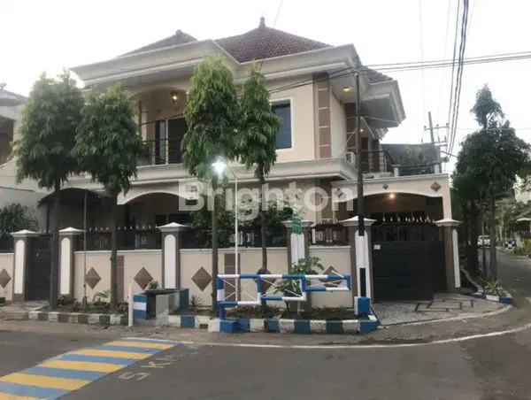image RUMAH HOOK SEMOLOWARU (2)