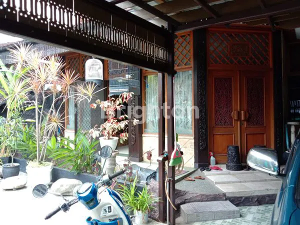 image RUMAH KLASIK TENGAH KOTA (8)