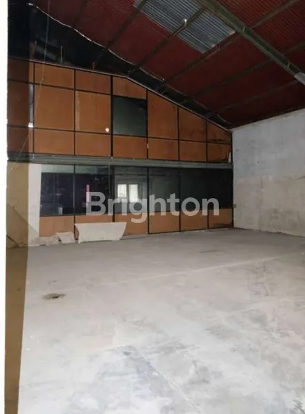 image GUDANG LOKASI SANGAT STRATEGIS SIAP HUNI GAYUNGAN (4)