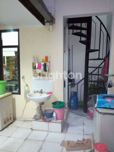 image RUMAH VILLA KALIJUDAN BERSIH TERAWAT SEMI FURNISH  SURABAYA (4)