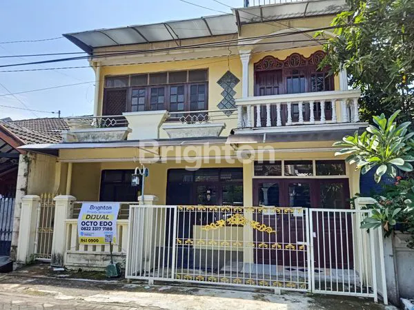 image BANGUNAN SIAP HUNI 2 1/2 LANTAI BAGUS BEBAS BANJIR (1)