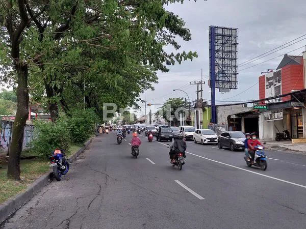 image LANGKAAA BELI RUMAH HITUNG TANAH BONUS PASSIVE INCOME TIANG IKLAN. TANAH KOMERSIL DI JALAN RAYA UNESA (YONO SUWOYO). (4)
